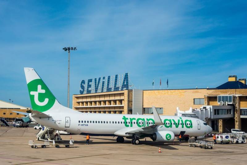 Seville airport breaks passenger records but transport links still lag behind