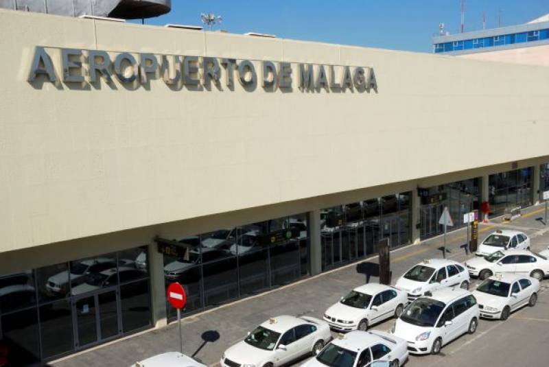 Taxi driver attacked at Malaga airport by unlicensed driver