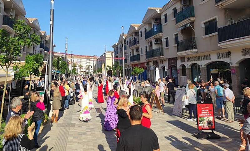 OLE!! Los Alcázares parties in the sun at the inaugural Olé Fest event!