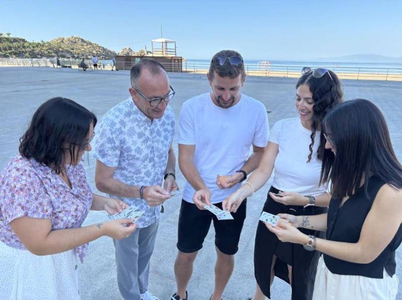 Show your Murcia regional pride and play the Águilas card game!