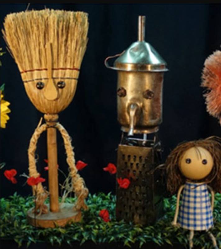 November 9 Puppet theatre version of The Wizard of Oz in Jumilla