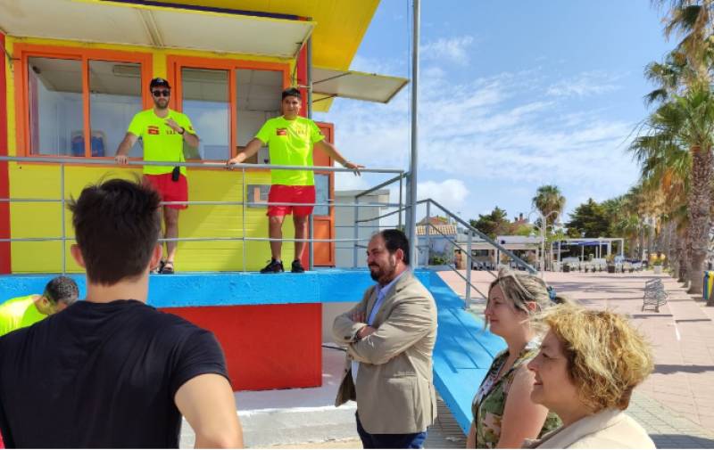 Los Alcázares launches first-ever Easter beach lifeguard service