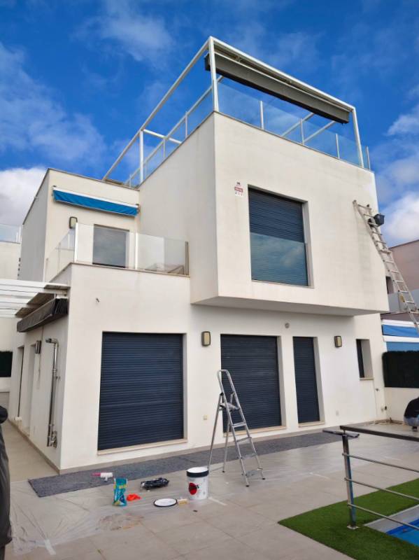 Handyman Malcolm is the man to call for painting and decorating in Murcia and Alicante